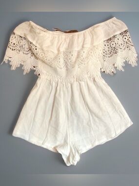 White Lace Eyelet Embroidered Off Shoulder Shorts Jumpsuit Romper sz XS …